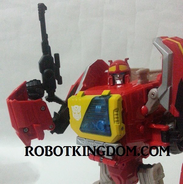 Transformers Fall Of Cybertron Voyager Blaster And Steeljaw In Hand Image  (4 of 8)